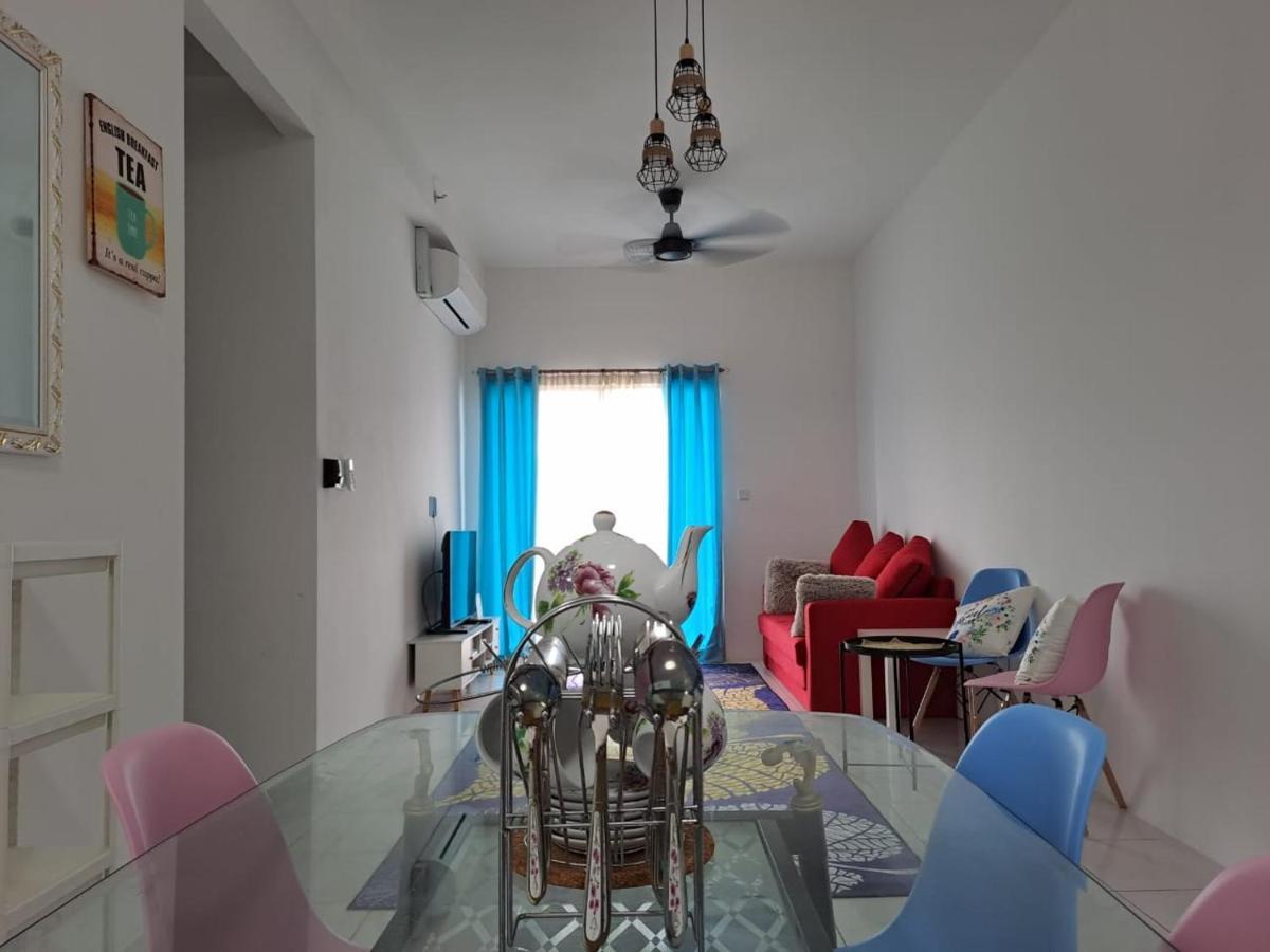 Impiana Homestay Near Putrajaya, Cyberjaya, Musliem Only,Wifi,Netflix Kampung Dengkil Buitenkant foto
