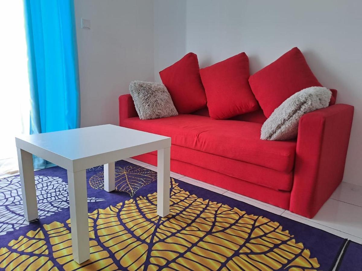 Impiana Homestay Near Putrajaya, Cyberjaya, Musliem Only,Wifi,Netflix Kampung Dengkil Buitenkant foto