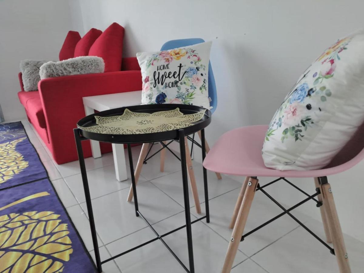 Impiana Homestay Near Putrajaya, Cyberjaya, Musliem Only,Wifi,Netflix Kampung Dengkil Buitenkant foto