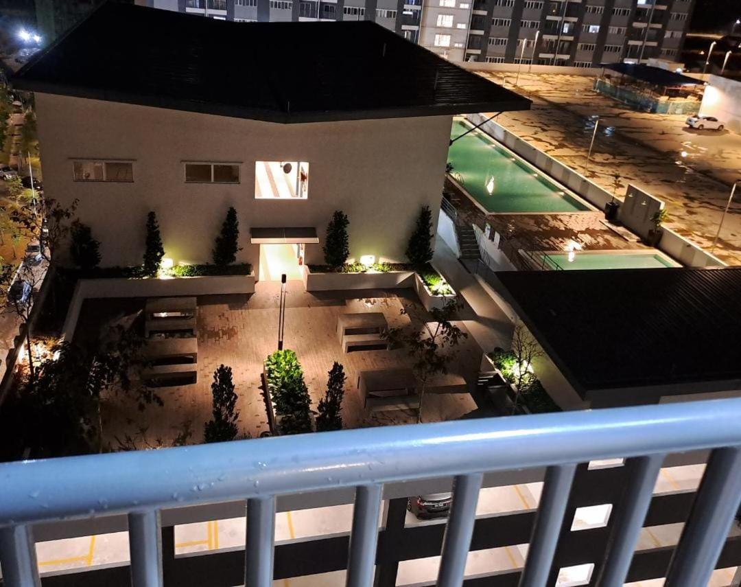 Impiana Homestay Near Putrajaya, Cyberjaya, Musliem Only,Wifi,Netflix Kampung Dengkil Buitenkant foto