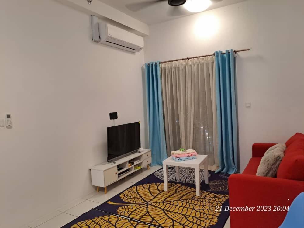 Impiana Homestay Near Putrajaya, Cyberjaya, Musliem Only,Wifi,Netflix Kampung Dengkil Buitenkant foto